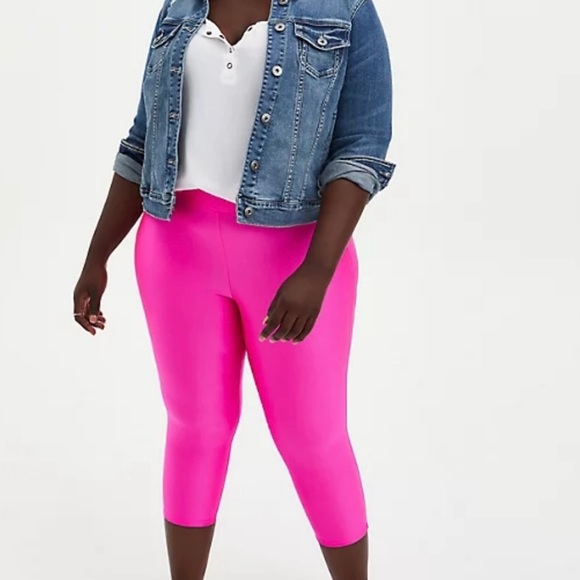 torrid Pants - Torrid Liquid Pink Pedal Pusher Signature Leggings NWT